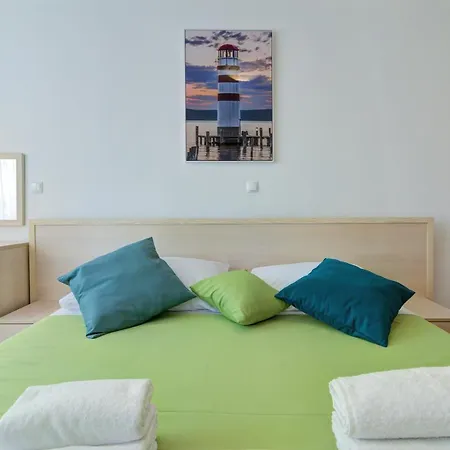 Apartment Modern A 2+2 **** Selce