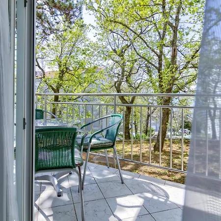 Apartment Modern A 2+2 **** *