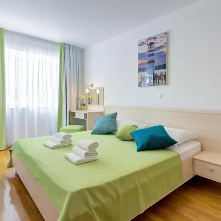 Modern A 2+2 **** Apartment Selce